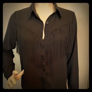 Open-back fringe blouse